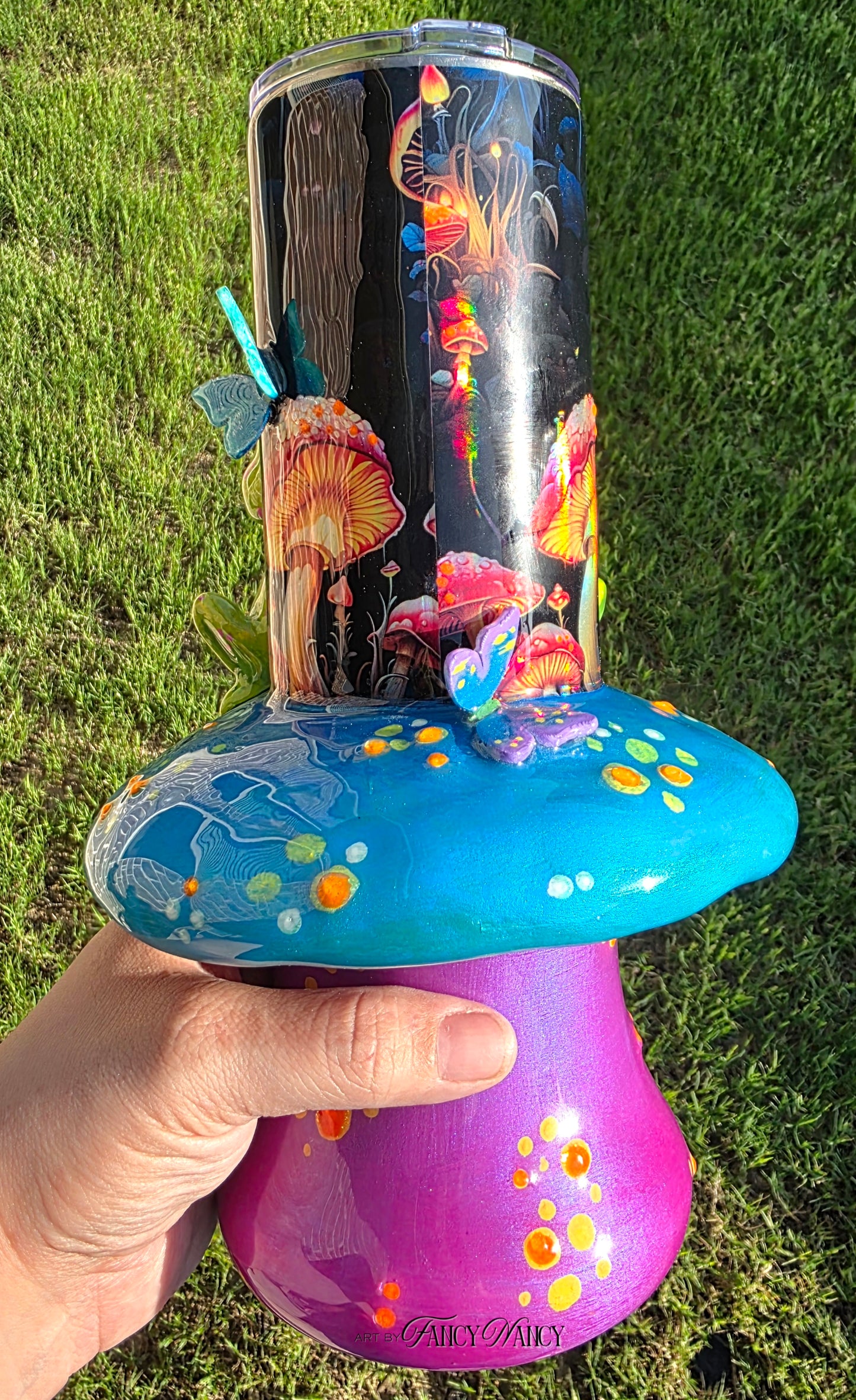Psychedelic mushroom tumbler 32oz