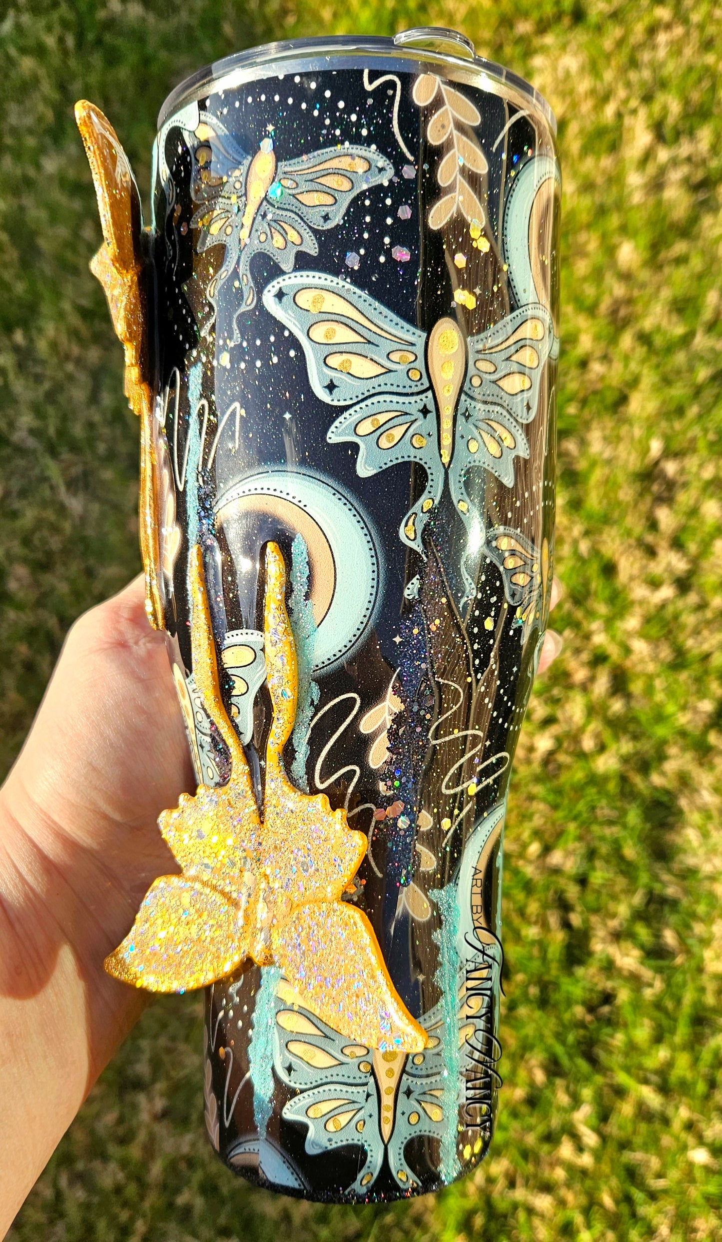 Elegant Moth 40oz Modern