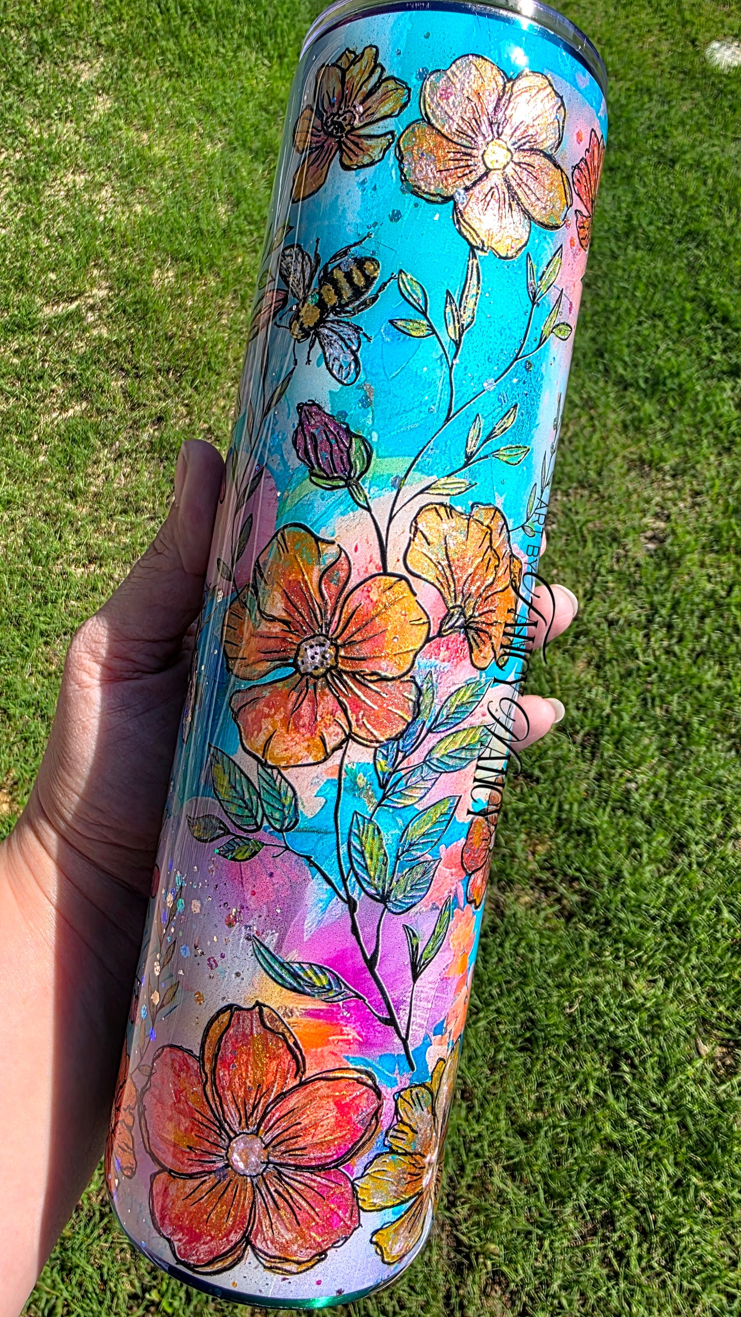 Bee in bloom tumbler 32oz
