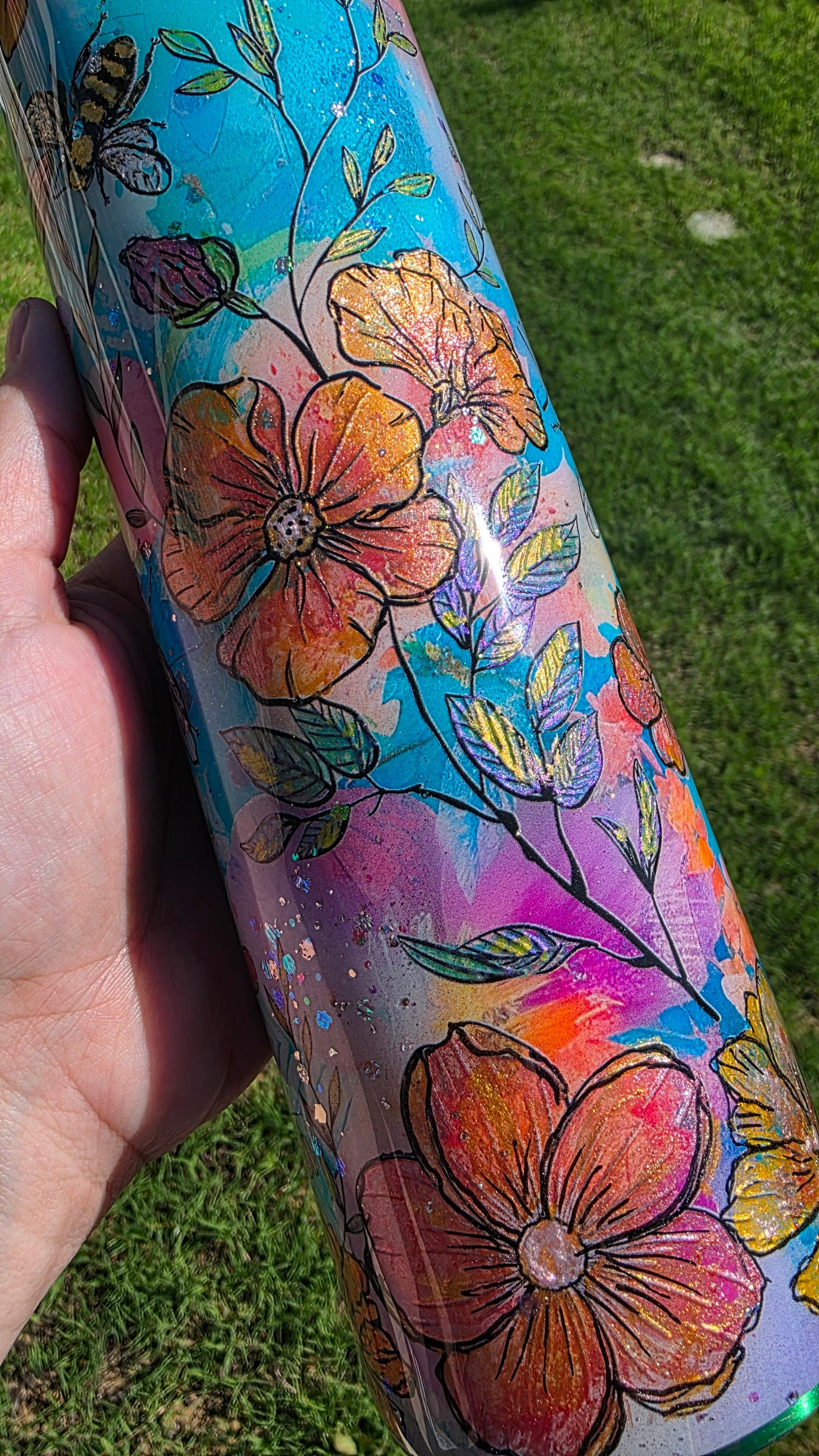 Bee in bloom tumbler 32oz